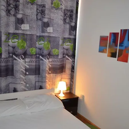 Roxy Apartment *